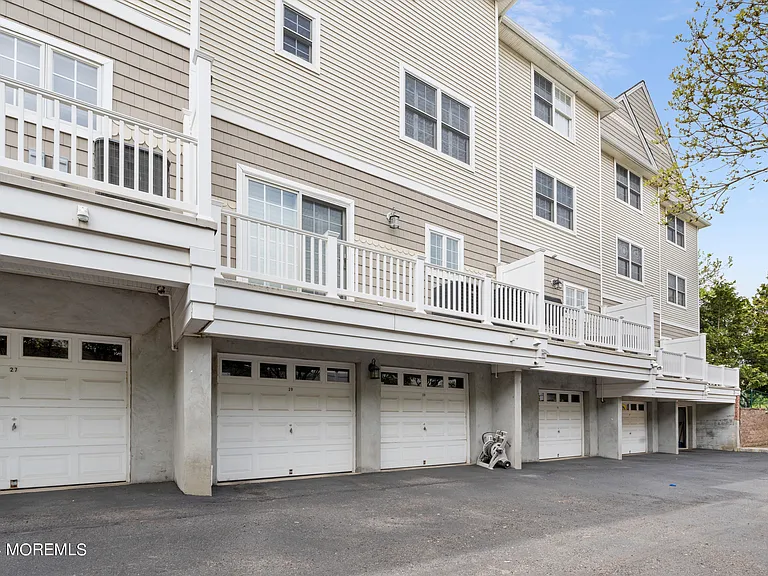 29 Pavilion Ave — Photo 24