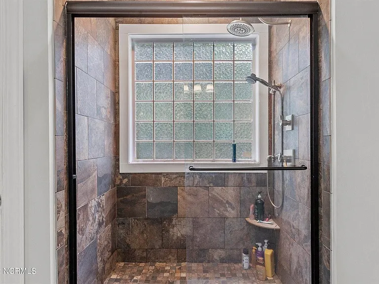 255 W Hedgelawn Way — Photo 15