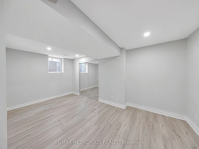 10 Snowcreek St — Photo 38