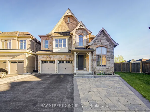 28 Boland Ct, Aurora, ON L4G 0W6