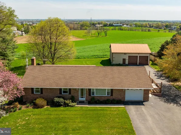 38 Skyview Ln, Lititz, PA 17543