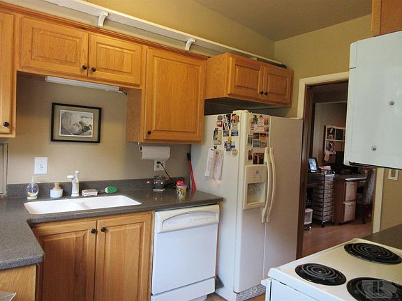 5th image of 1120 E McGregor St