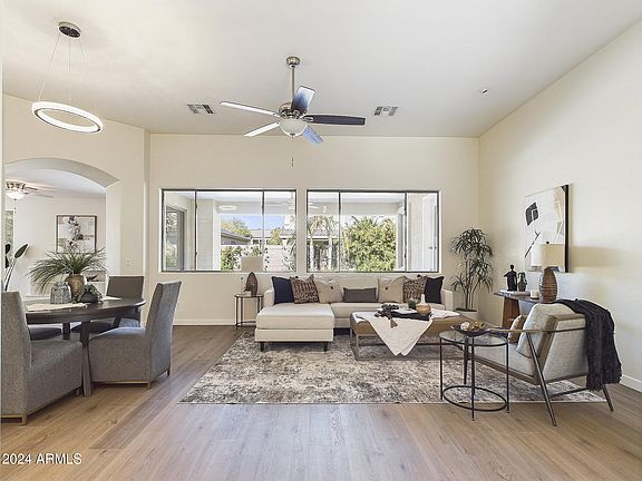 3rd image of 414 W SEAGULL Drive