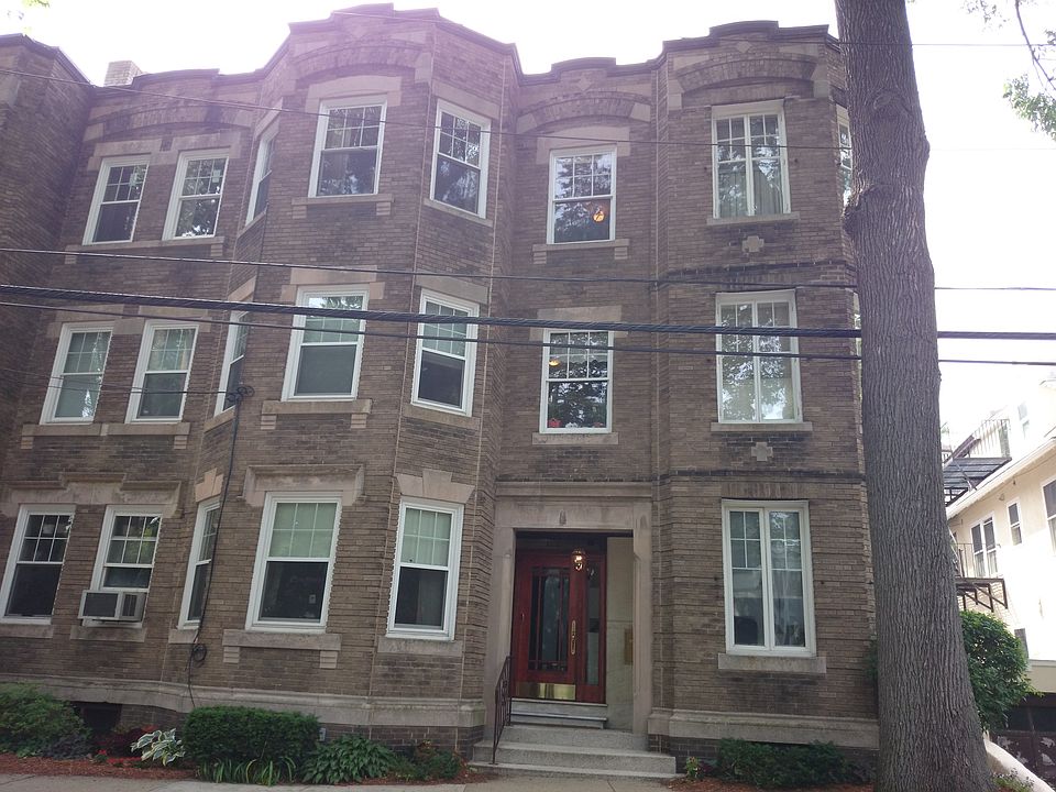 2nd image of 166 Fuller St #1