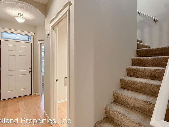 3rd image of 572 NE 60th Ave