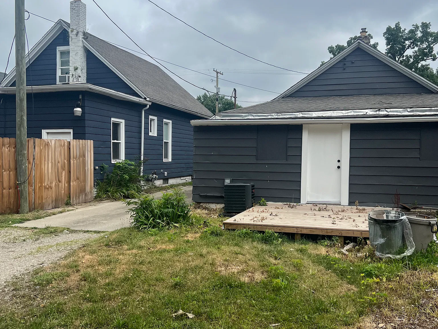 2224 Pleasant St — Photo 3