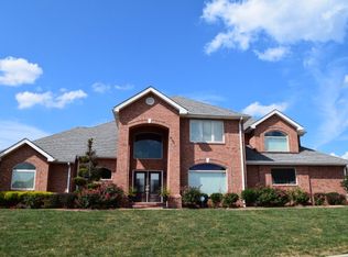 237 E Chloe Ridge Dr, Pikeville, KY 41501
