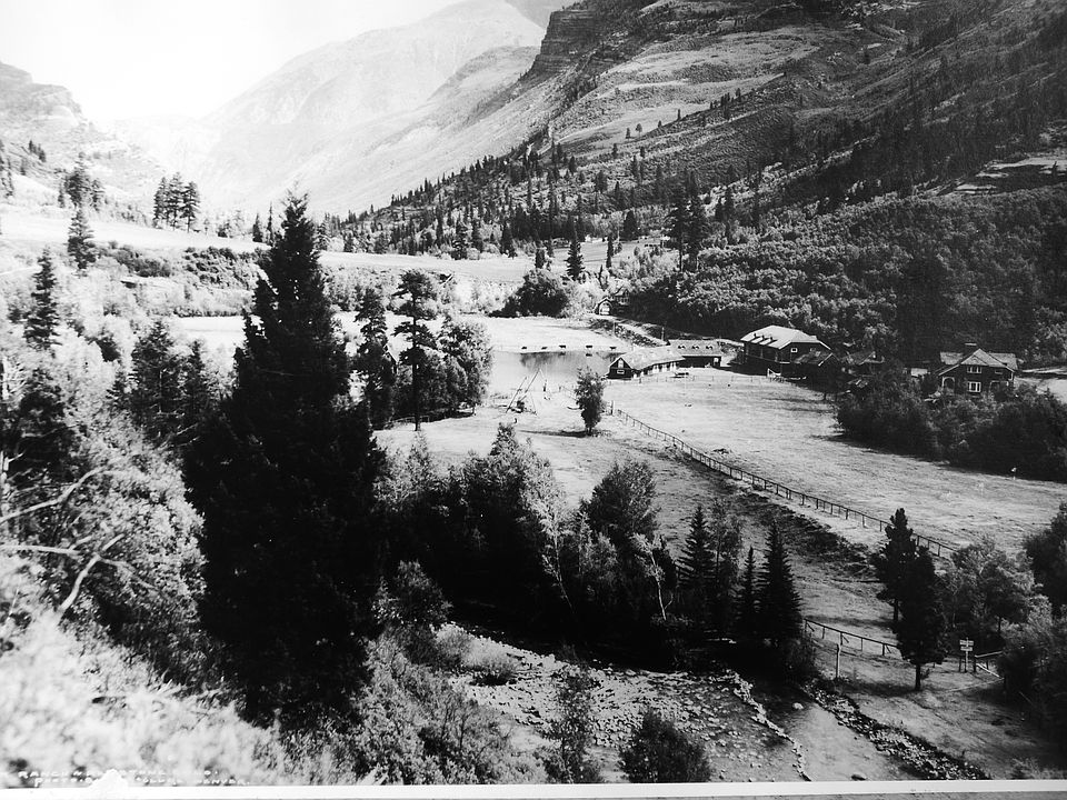 1900 view of Crystal Farm