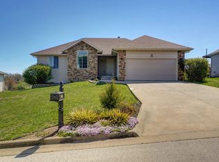 294 W Canyon Ct, Nixa, MO 65714