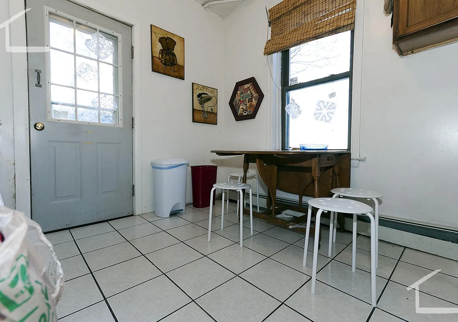 Large 4 bed — Photo 2