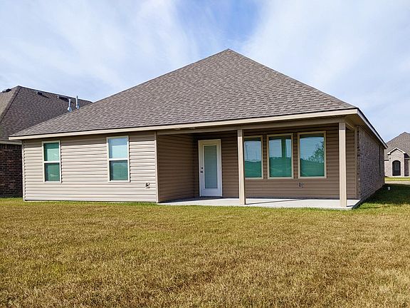 5th image of 111 Evangeline Dr