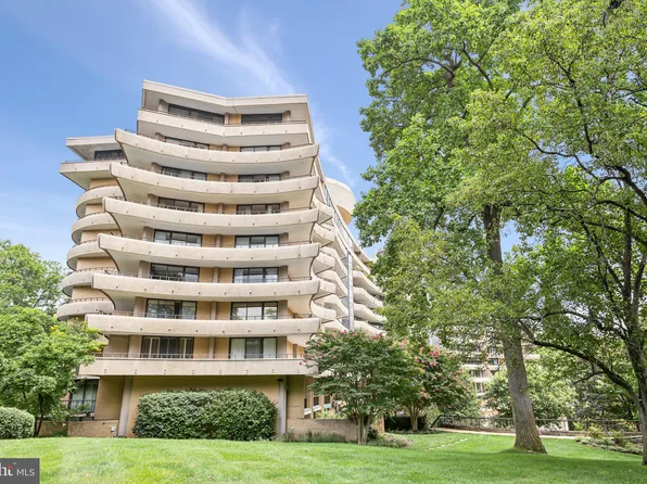 4200 Massachusetts Ave NW APT 910, Washington, DC 20016