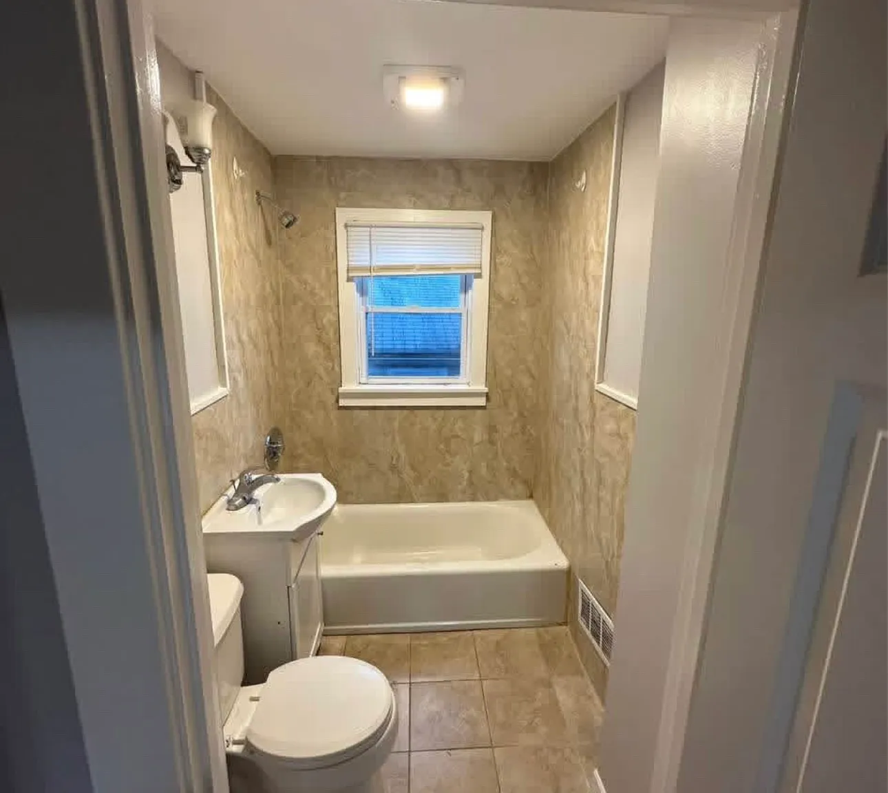 131 Ellsworth St — Photo 2