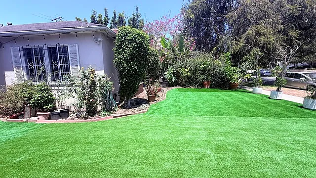 3 bed, 2500 sqft, $5,950 — Photo 2