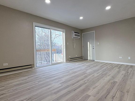3rd image of 1518 Crimson Ln APT 2B