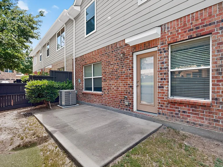 8712 San Bernard St — Photo 31