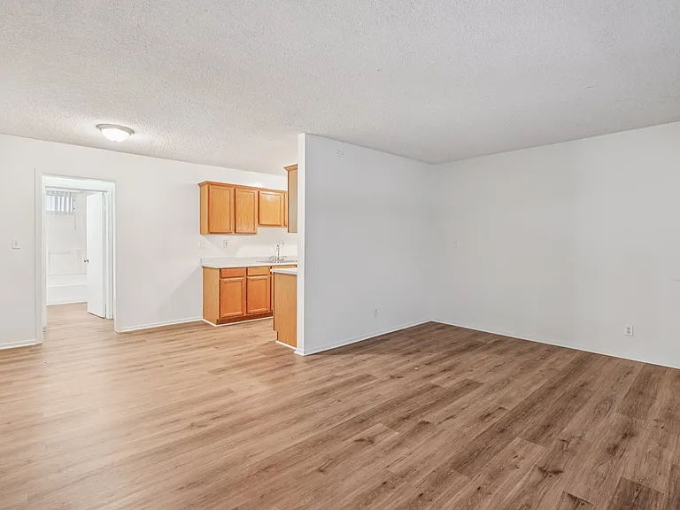 916 S. Carondelet St. — Photo 13