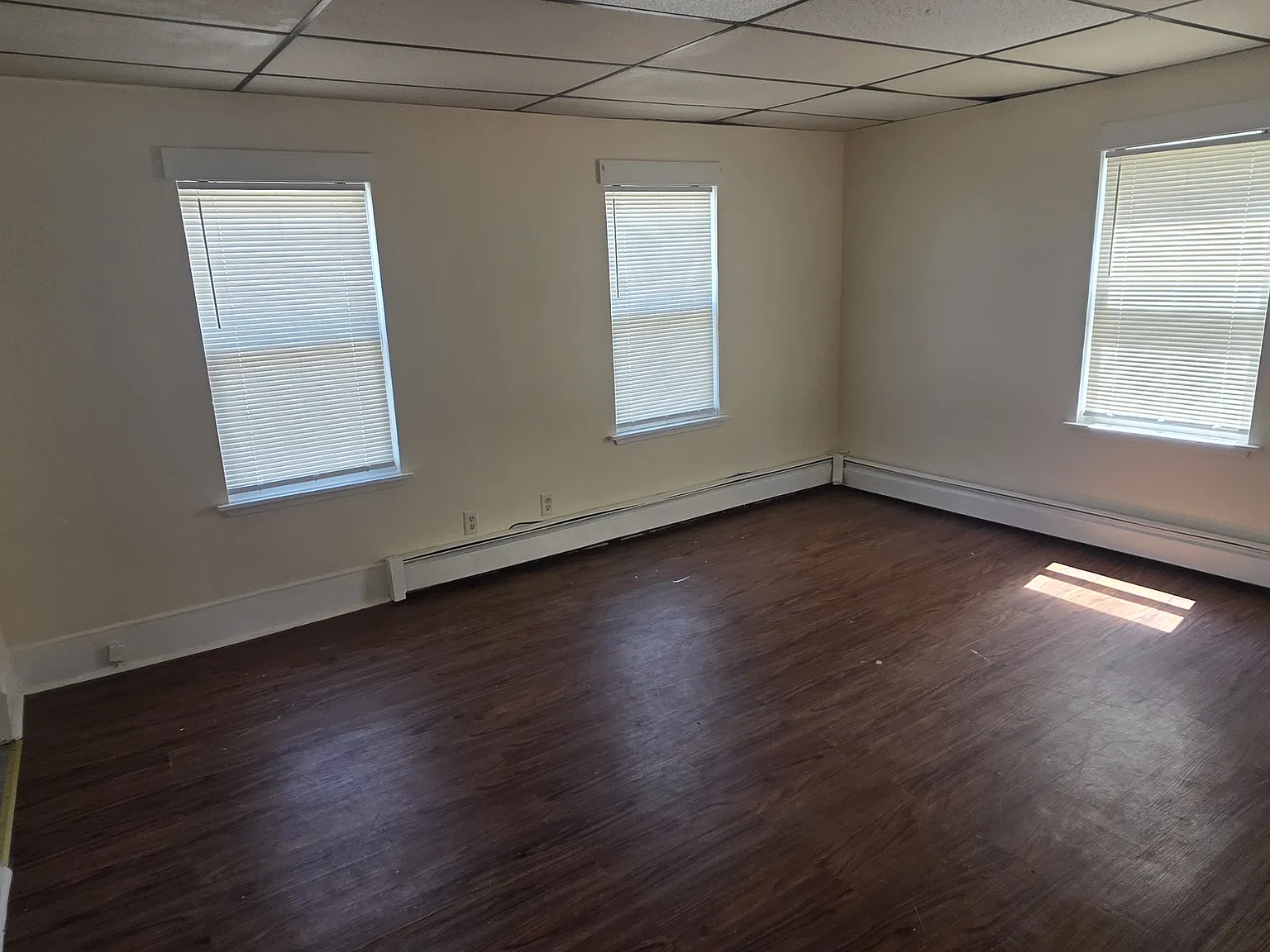 4 bed, 1000 sqft, $2,600 — Photo 2