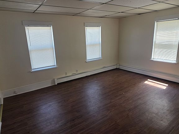 2nd image of 69 Newhall St #2