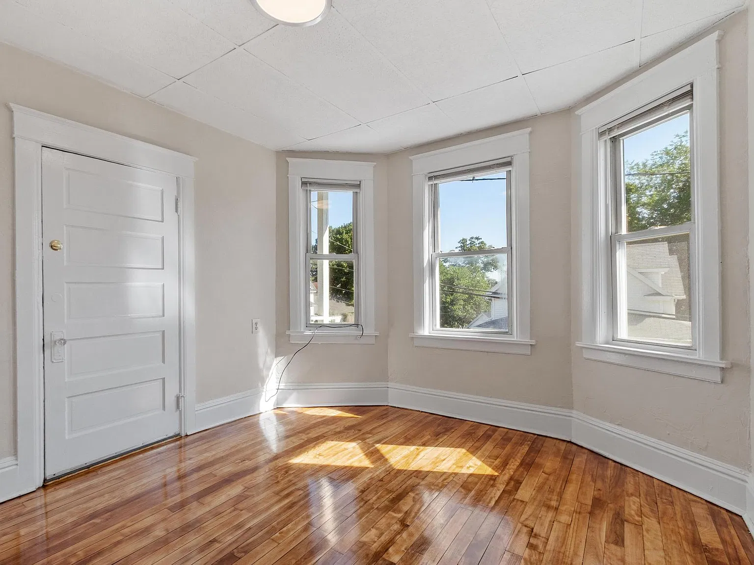 2 bed, 900 sqft, $1,600 — Photo 4