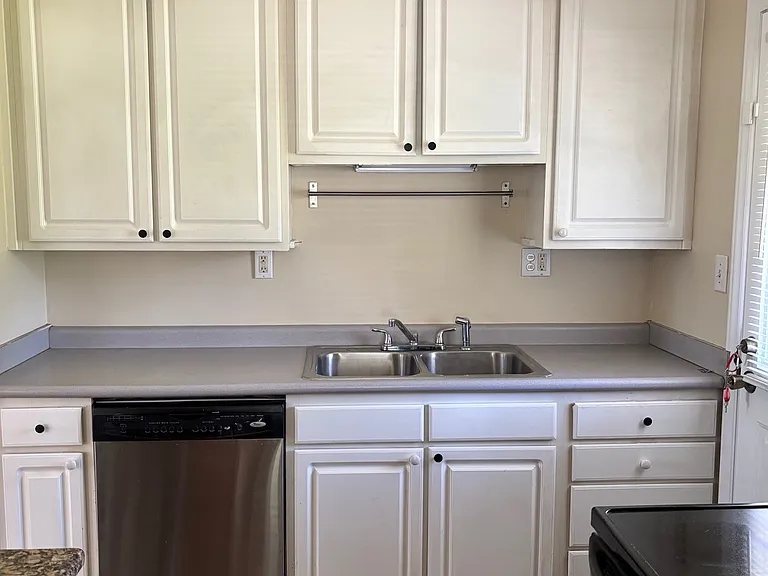 645 Dorothy Dr — Photo 6