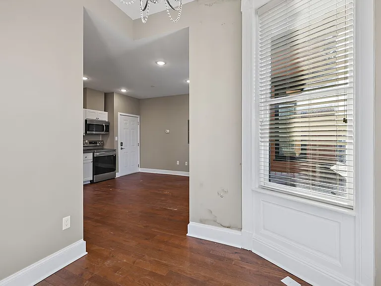 170 W Washington St — Photo 18