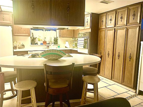 4th image of 2831 Mercury Dr