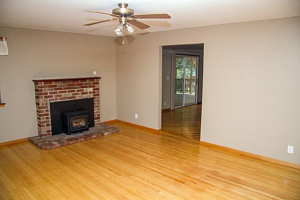 2nd image of 2499 Hillsdale Rd
