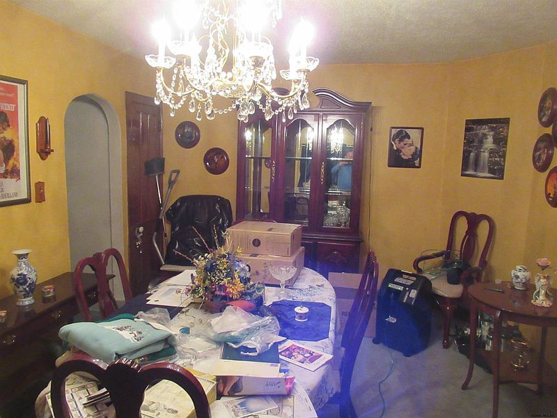 3rd image of 36 ONTARIO Street