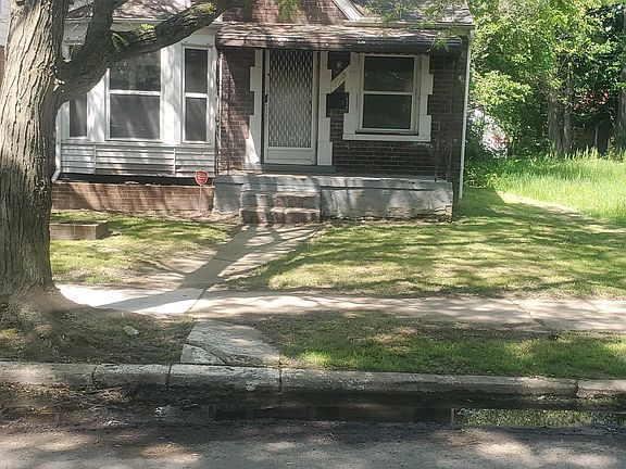 3rd image of 8343 Roselawn St