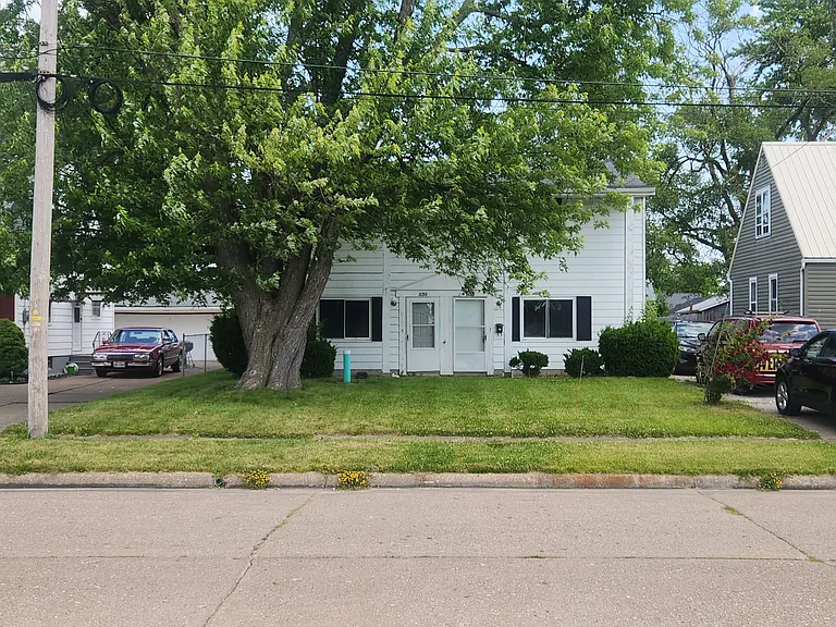 1128 W 24th St — Photo 1
