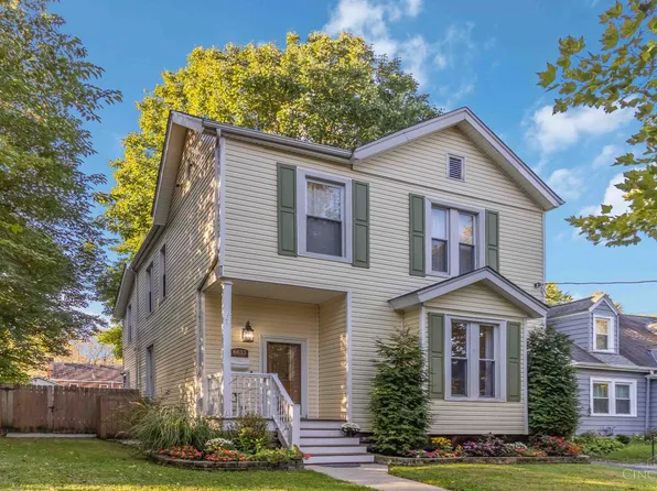 6633 Roe St, Cincinnati, OH 45227