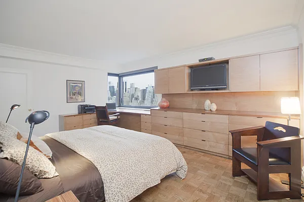 Sold by Marilyn Korn Real Estate | media 2