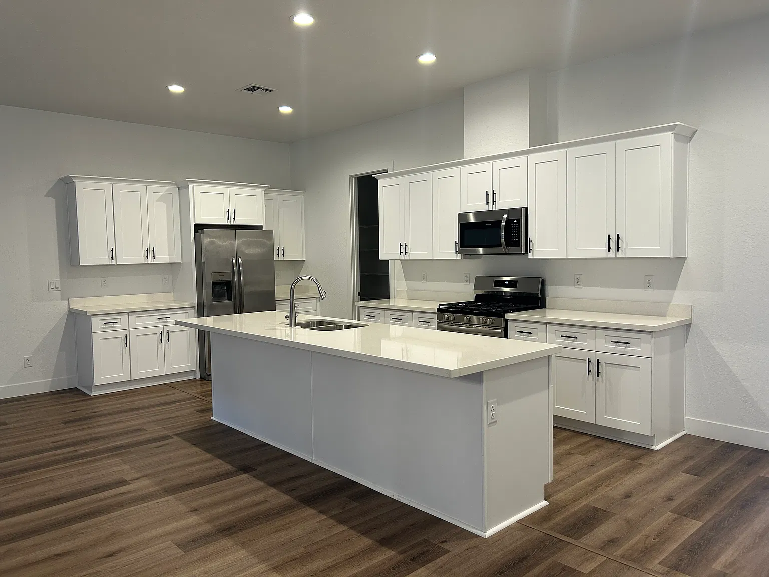 3 bed, 1793 sqft, $2,900 — Photo 3