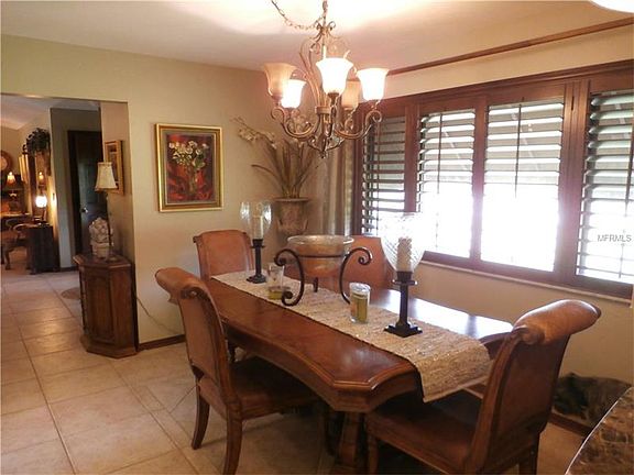 5th image of 237 E Hornbeam Dr