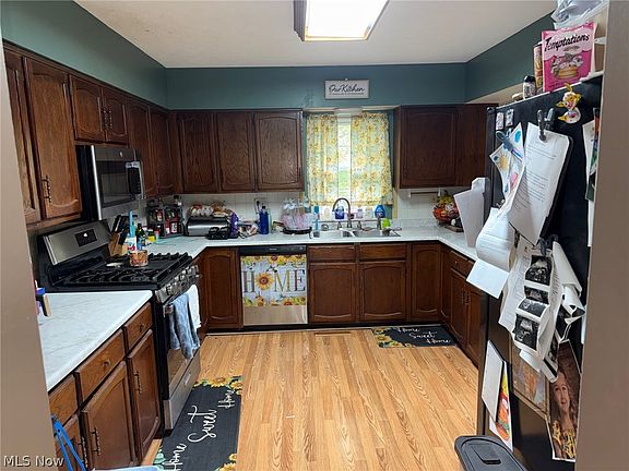 5th image of 83 Watson Ln