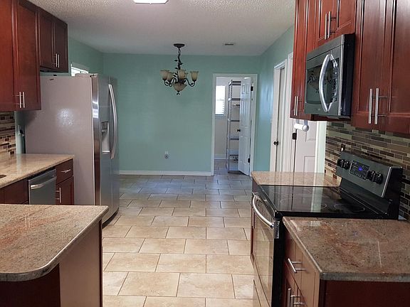 2nd image of 601 Audubon Dr #1
