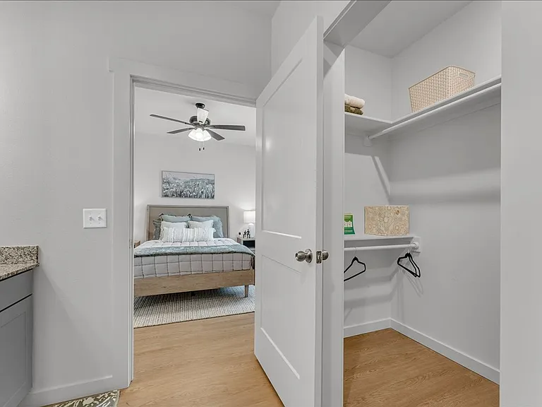818 S Morningside Dr #411 — Photo 26