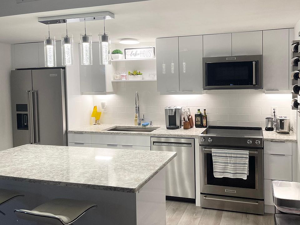 Fully furnished kitchen