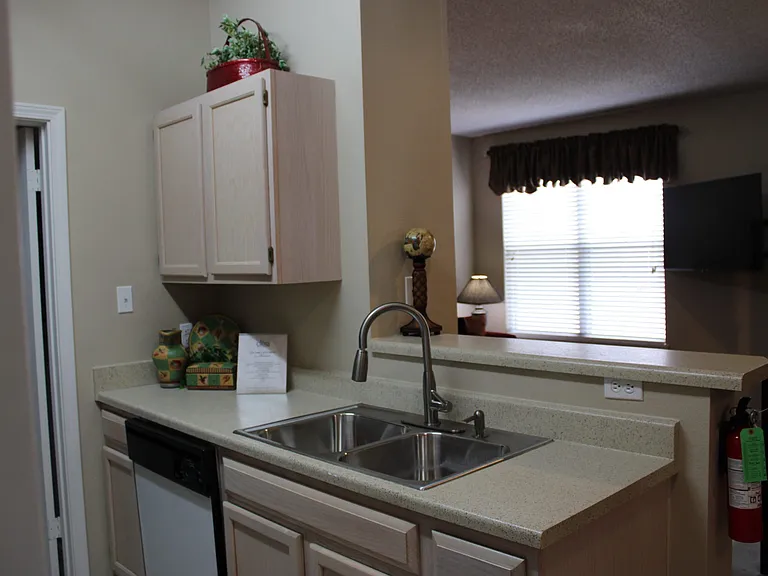 LaCrosse Apartments and Carriage Homes — Photo 25