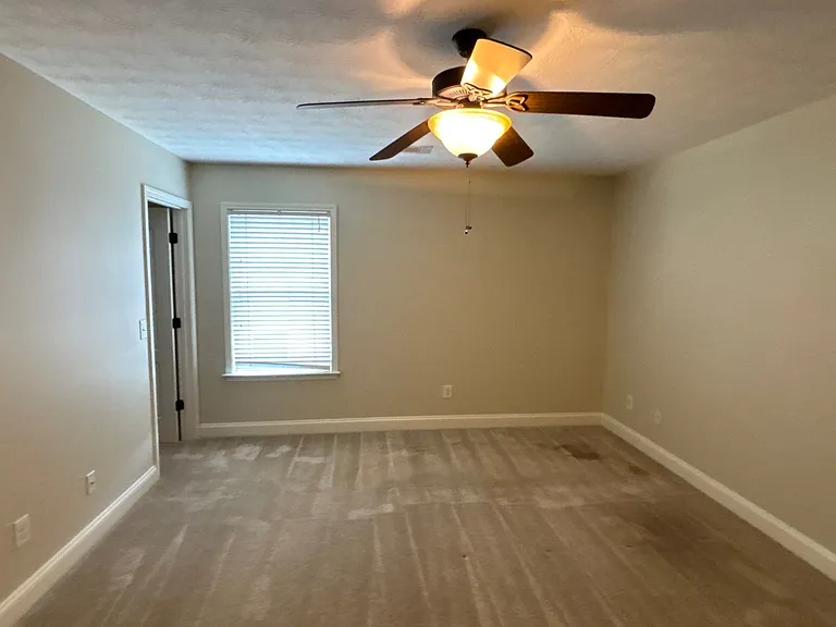 1018 Silver Lake Dr — Photo 35