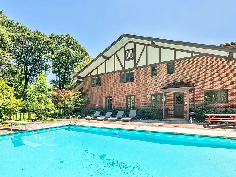 681 Closter Dock Rd — Photo 35