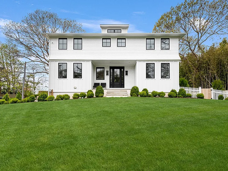28 Dartmouth Rd — Photo 1