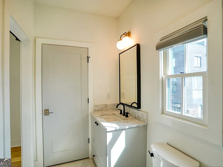 157 Ravenhurst Ln — Photo 32