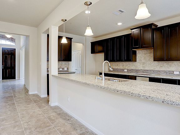 Beautiful spacious kitchen