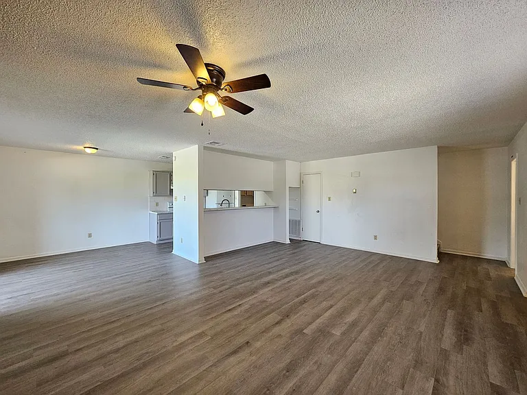 1815 Cedarhill Dr #A-D — Photo 4