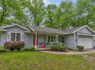 829 Woodside Dr, Holland, MI 49424
