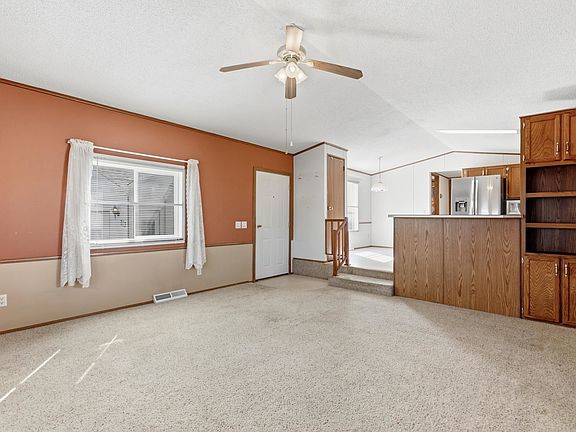 5th image of 713 Sharlow Dr