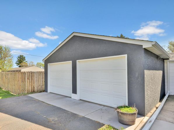 414 5th Ave NE, Cambridge, MN 55008
