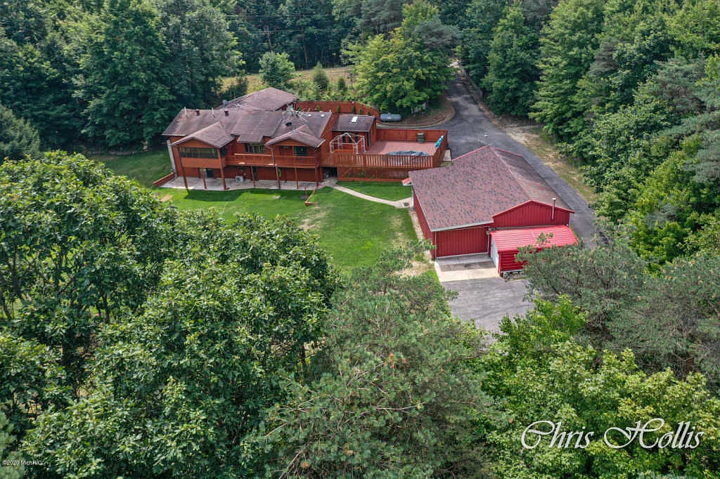 2057 Forteen Mile Rd NE photo 1